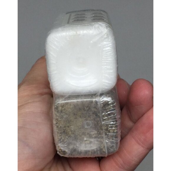 Jim Beam Miniature Liquor Bottle Salt & Pepper Shaker - Picture 7 of 7